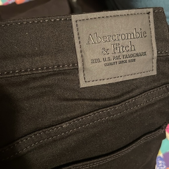 Abercrombie & Fitch Skinny Taper Stretch - Picture 3 of 4